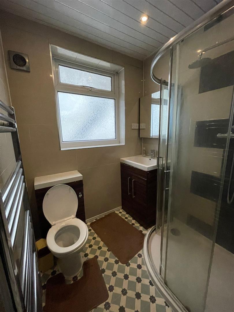 2 bed property in Dudley Road, Harrow